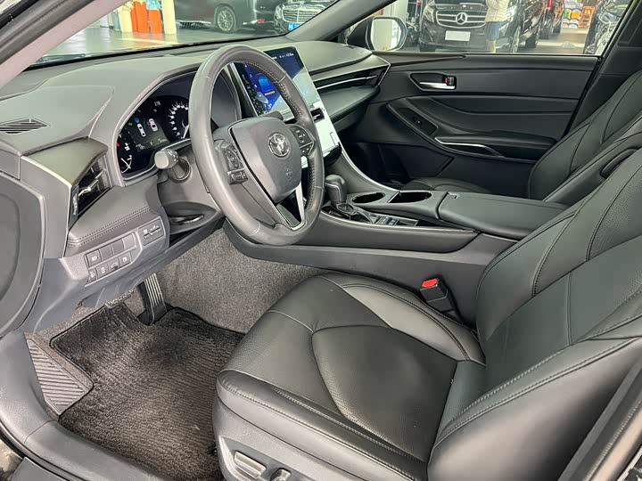 Фото 8 - Toyota Avalon