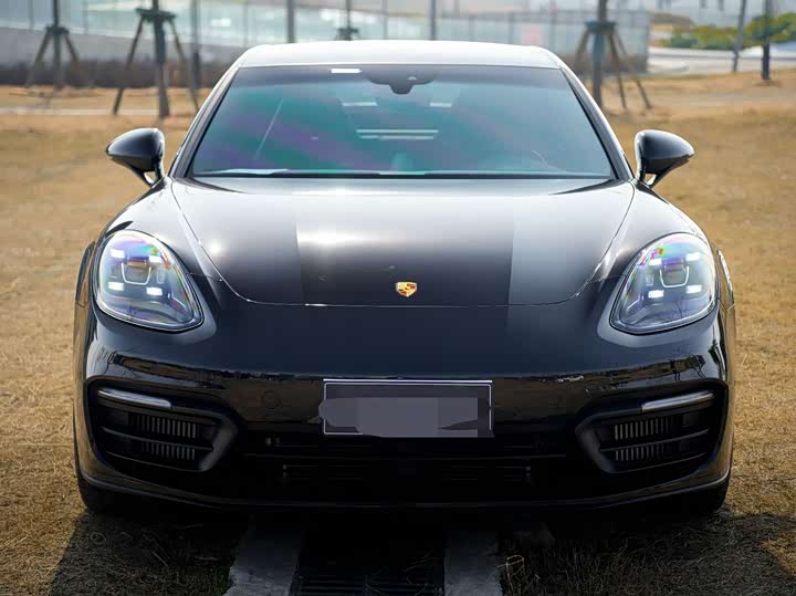Фото 2 - Porsche Panamera