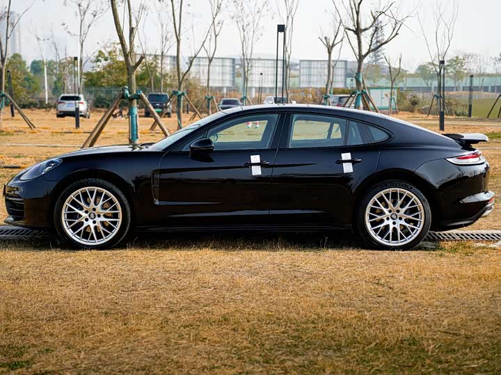 Фото 3 - Porsche Panamera