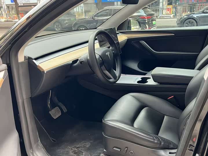 Фото 6 - Tesla Model Y