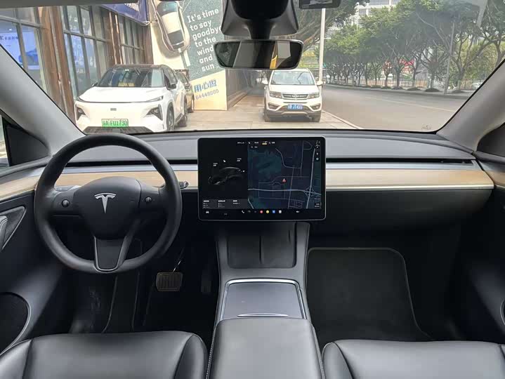 Фото 8 - Tesla Model Y