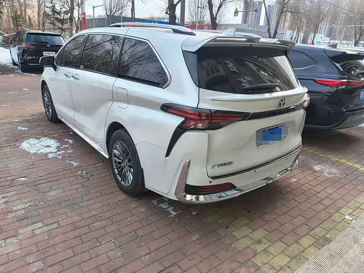 Фото 5 - Toyota Sienna