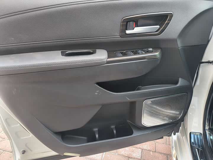 Фото 7 - Toyota Sienna