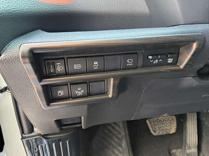 Фото 8 - Toyota Sienna