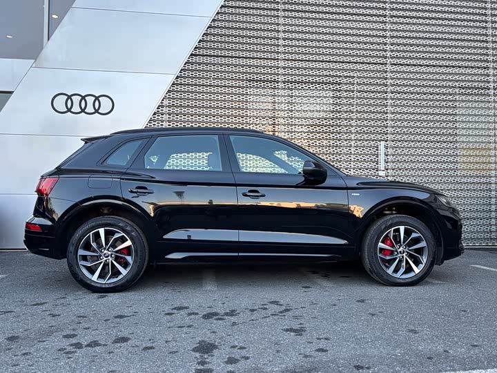 Фото 3 - Audi Q5L