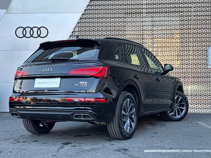 Фото 4 - Audi Q5L