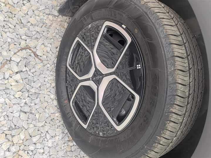 Фото 6 - GAC Aion UT