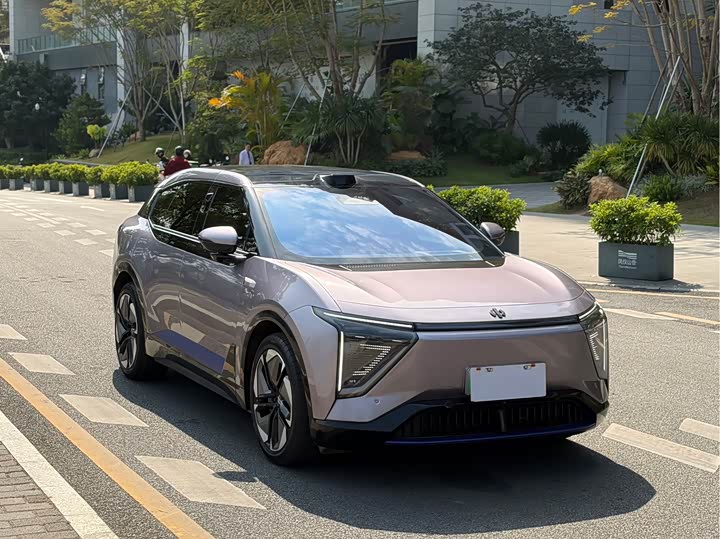 Фото 4 - HiPhi Y