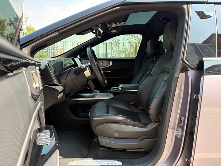 Фото 7 - HiPhi Y