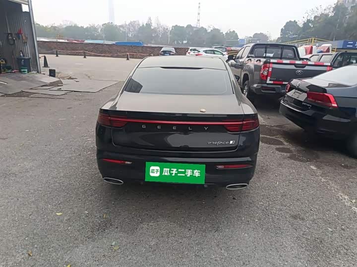 Фото 6 - Geely Preface