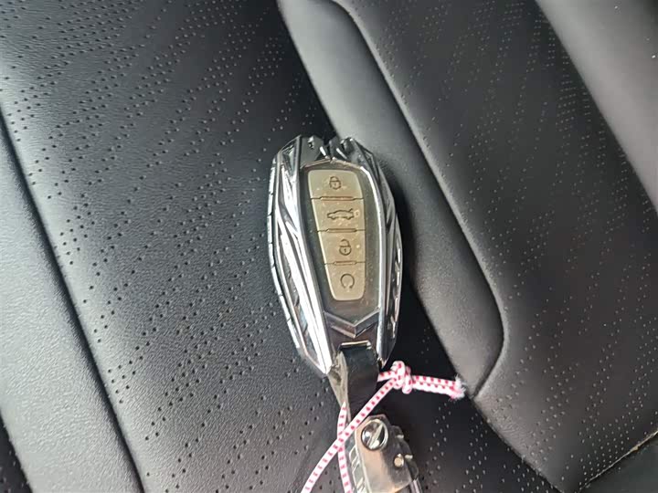 Фото 9 - Geely Preface