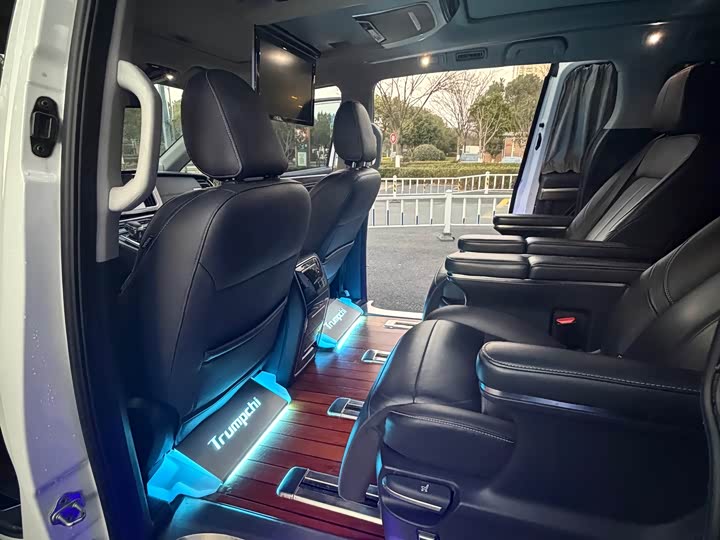 Фото 9 - GAC Trumpchi M8