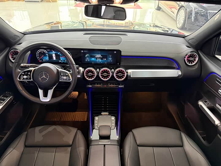 Фото 8 - Mercedes-Benz GLB-Class