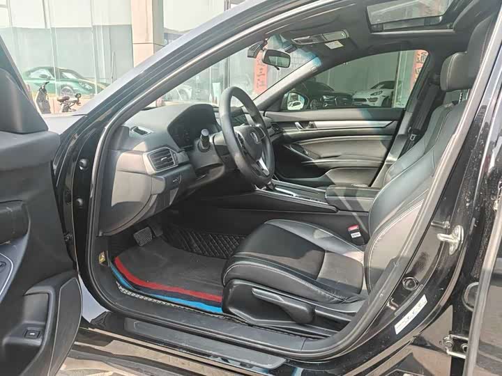 Фото 4 - Honda Inspire