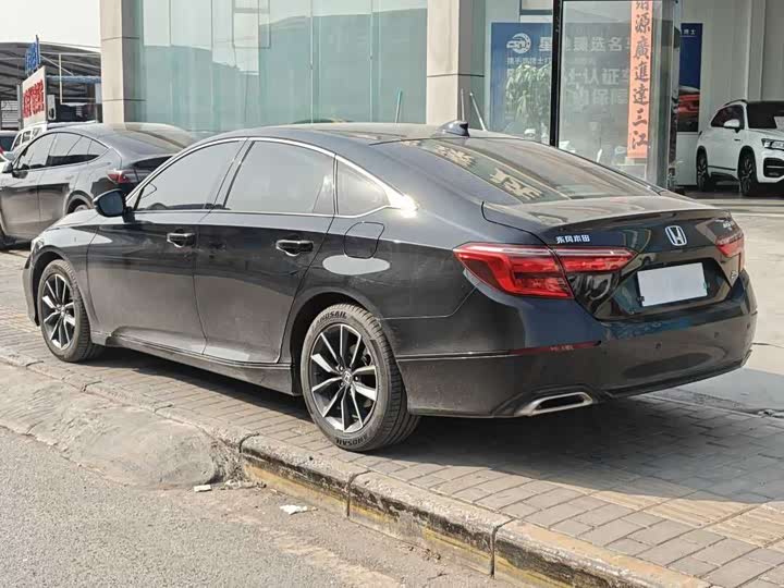 Фото 7 - Honda Inspire