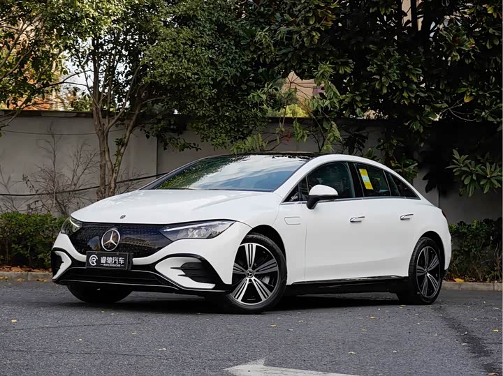 Фото 1 - Mercedes-Benz EQE