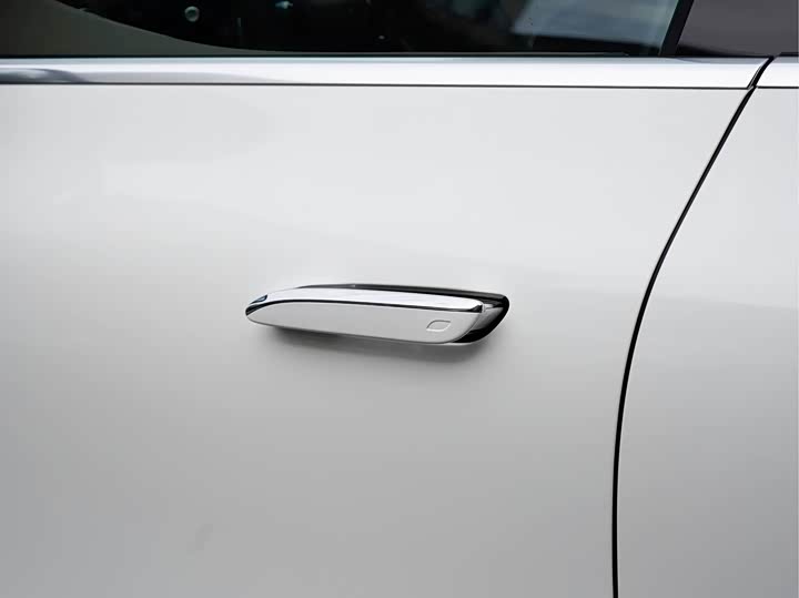 Фото 8 - Mercedes-Benz EQE