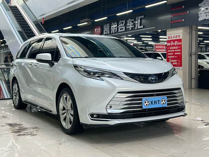 Фото 1 - Toyota Sienna