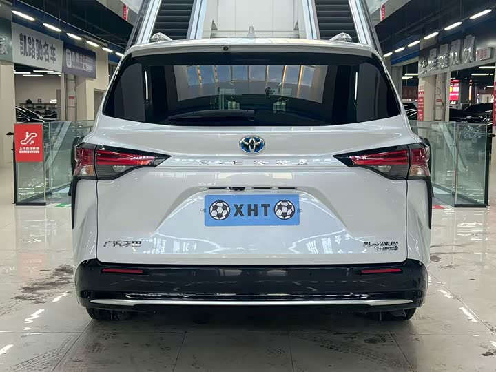 Фото 8 - Toyota Sienna