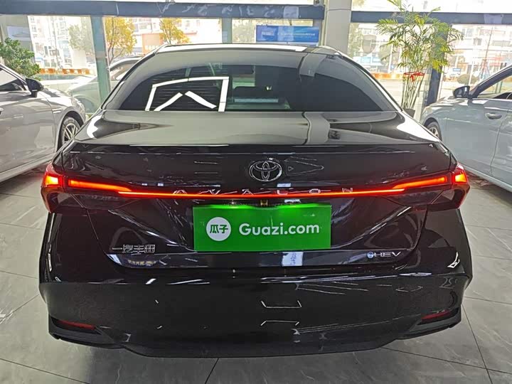 Фото 6 - Toyota Avalon