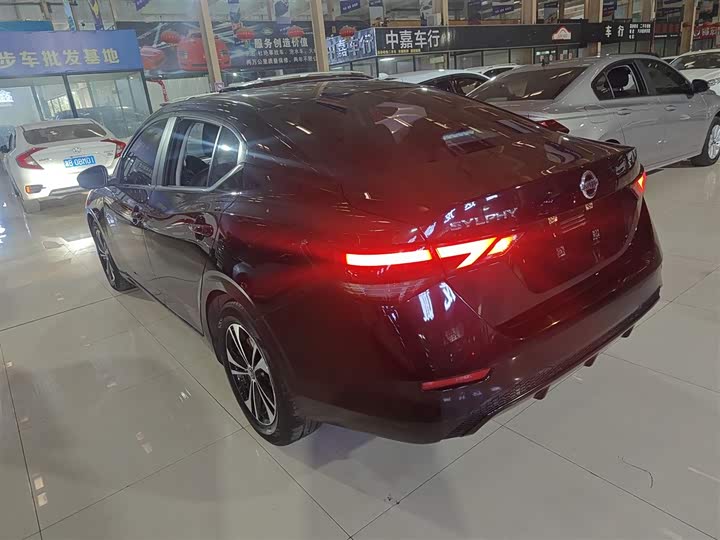 Фото 5 - Nissan Sylphy