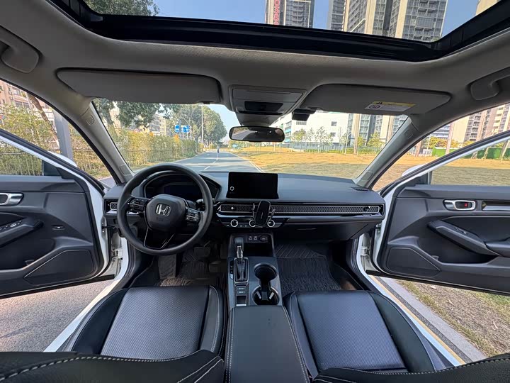 Фото 8 - Honda Civic