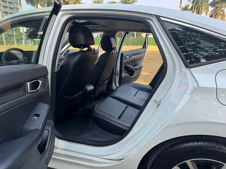 Фото 9 - Honda Civic