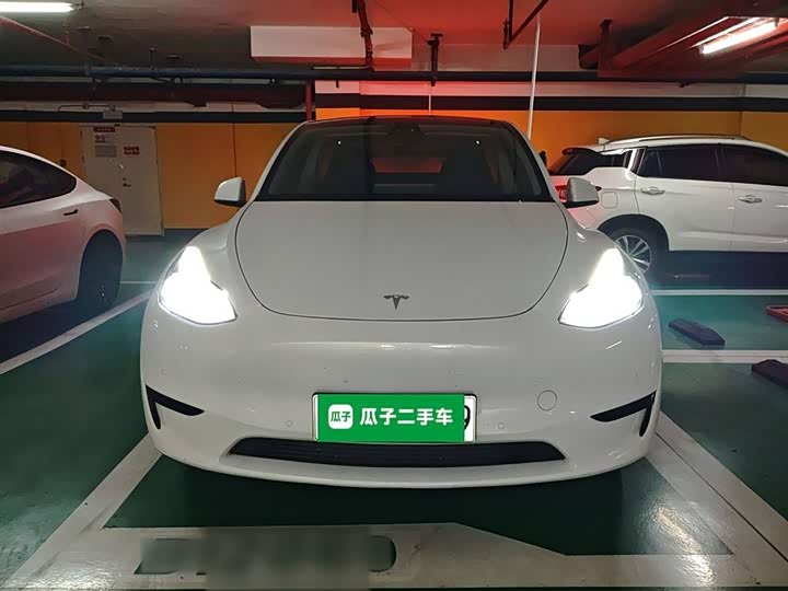 Фото 3 - Tesla Model Y
