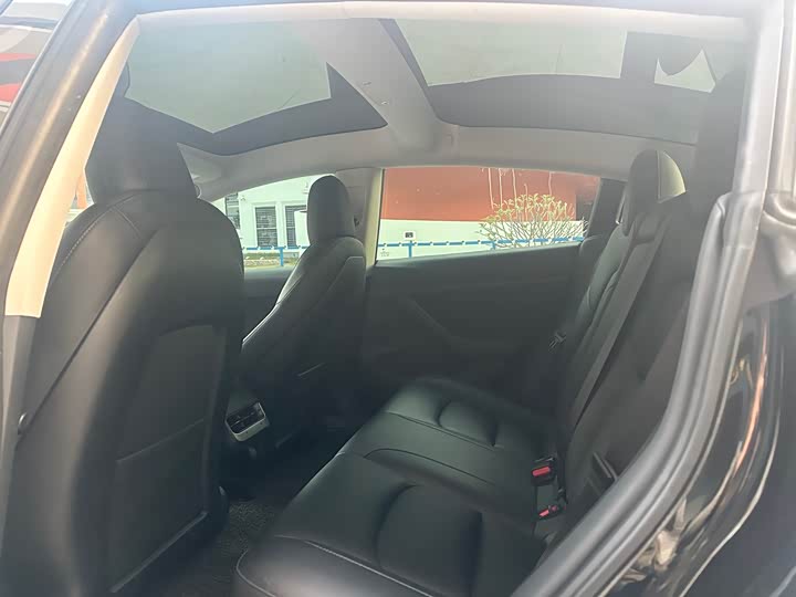 Фото 5 - Tesla Model 3