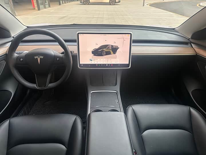 Фото 6 - Tesla Model 3