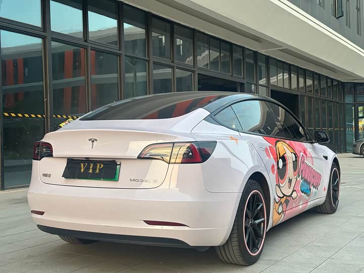 Фото 9 - Tesla Model 3