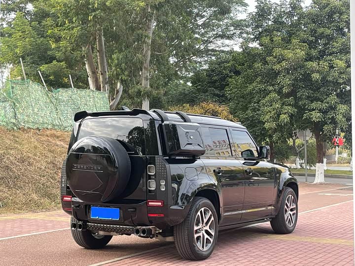 Фото 8 - Land Rover Defender