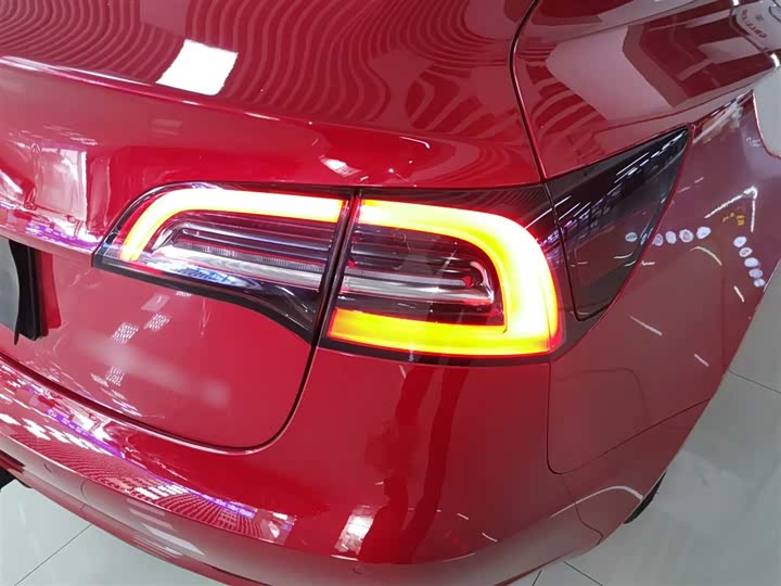 Фото 8 - Tesla Model 3