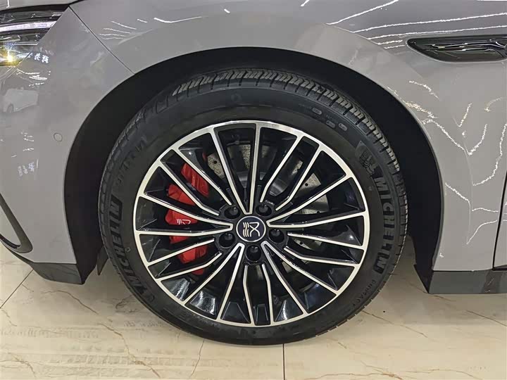 Фото 8 - BYD Han