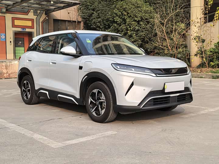 Фото 3 - BYD Yuan Up