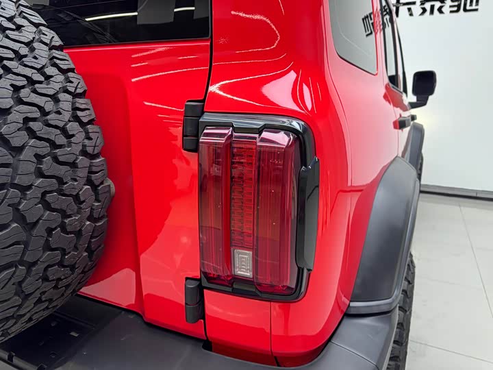 Фото 5 - Tank 300