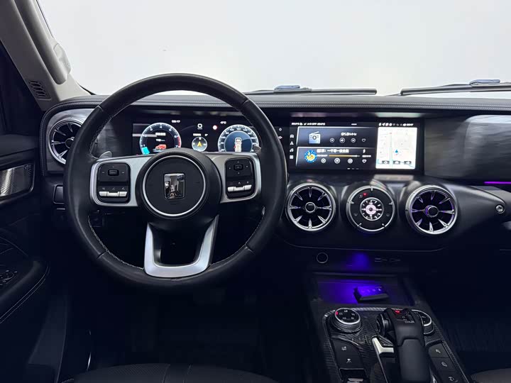 Фото 6 - Tank 300