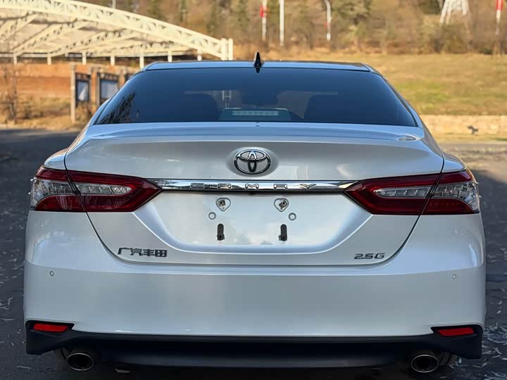 Фото 4 - Toyota Camry