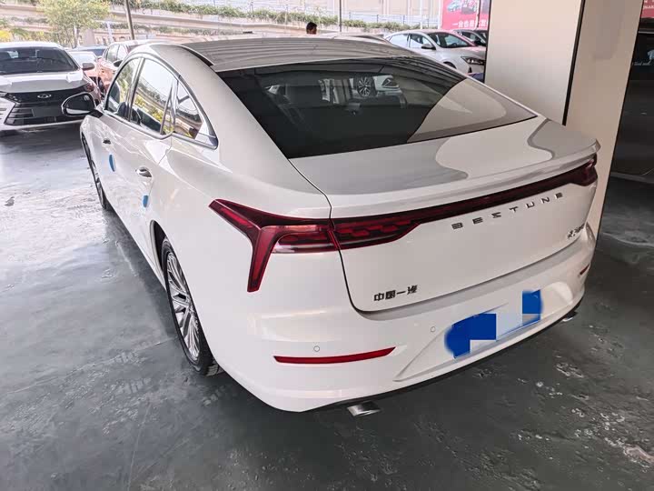 Фото 4 - Bestune B70