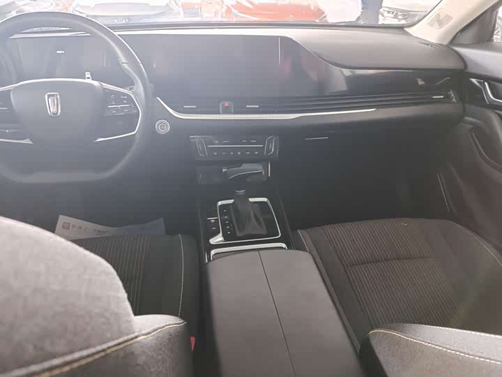 Фото 7 - Bestune B70