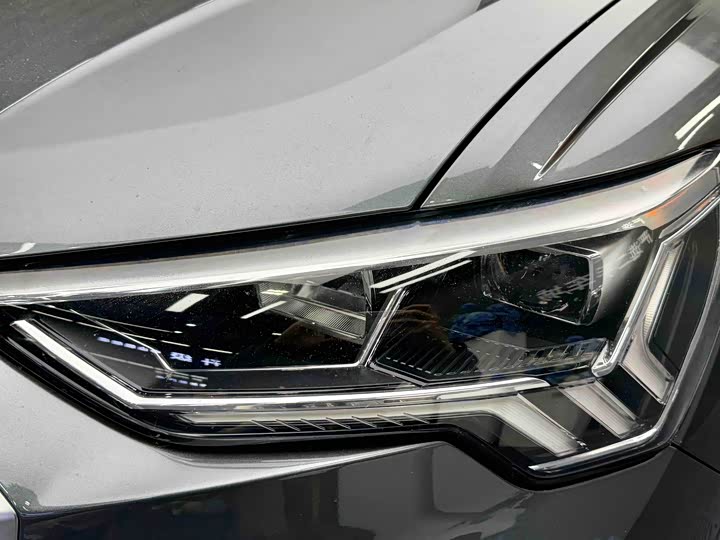 Фото 4 - Audi Q3