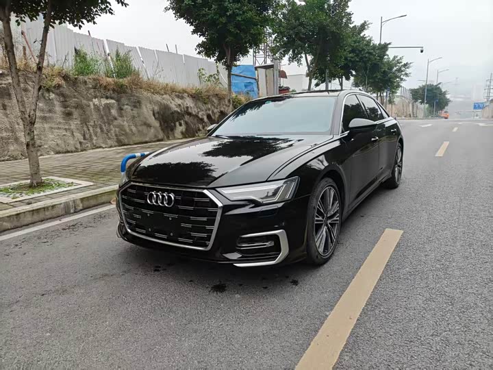 Фото 1 - Audi A6L