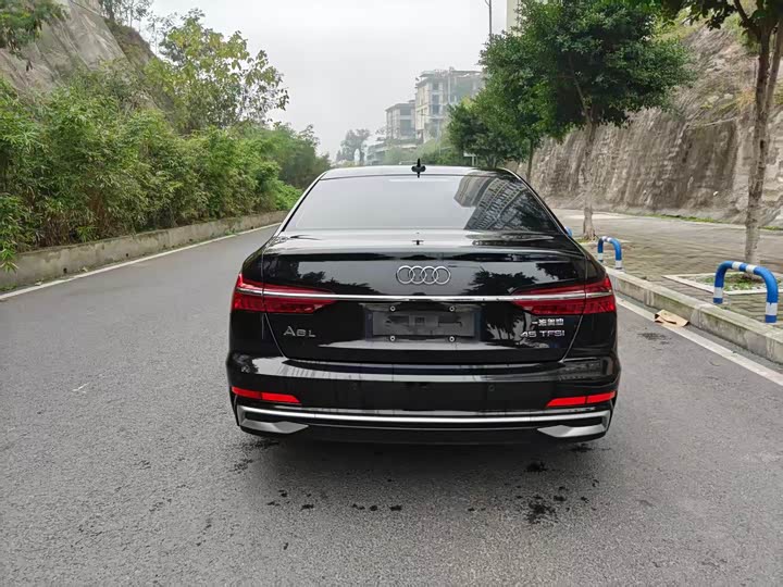 Фото 5 - Audi A6L