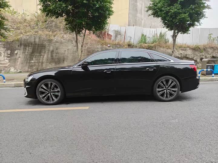 Фото 7 - Audi A6L