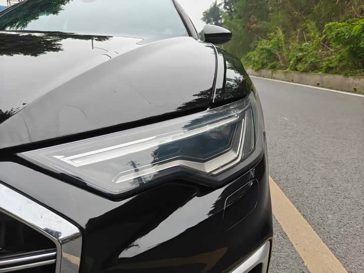 Фото 8 - Audi A6L