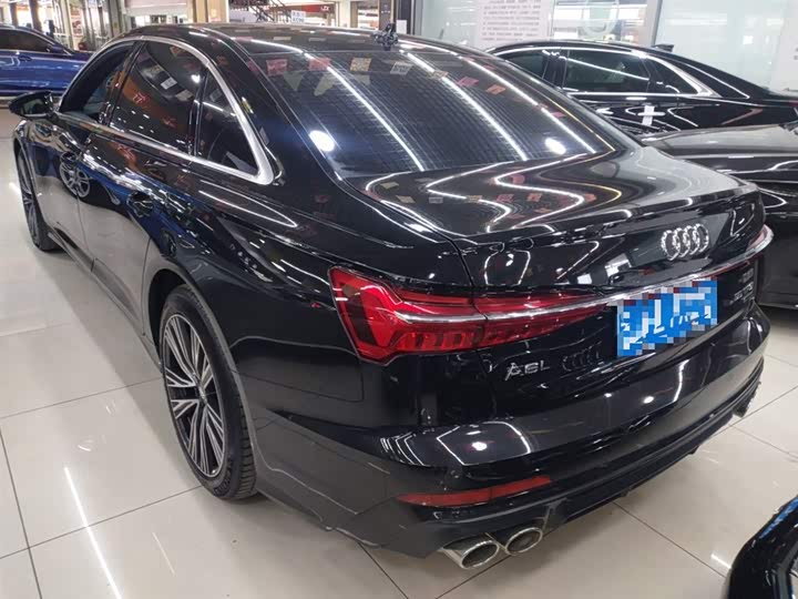 Фото 5 - Audi A6L