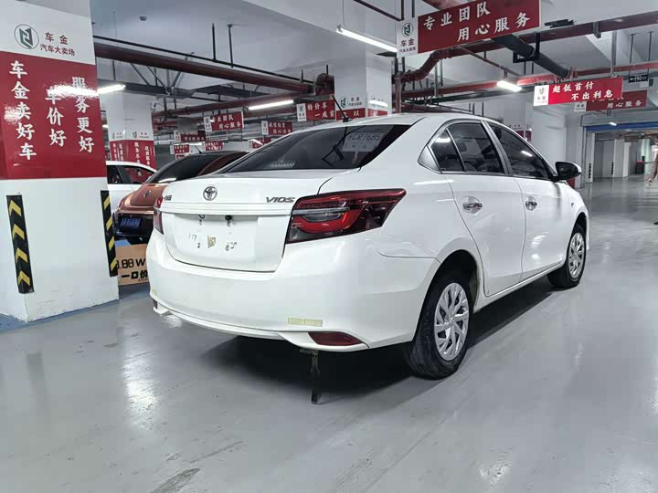 Фото 4 - Toyota Vios