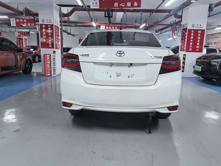 Фото 5 - Toyota Vios