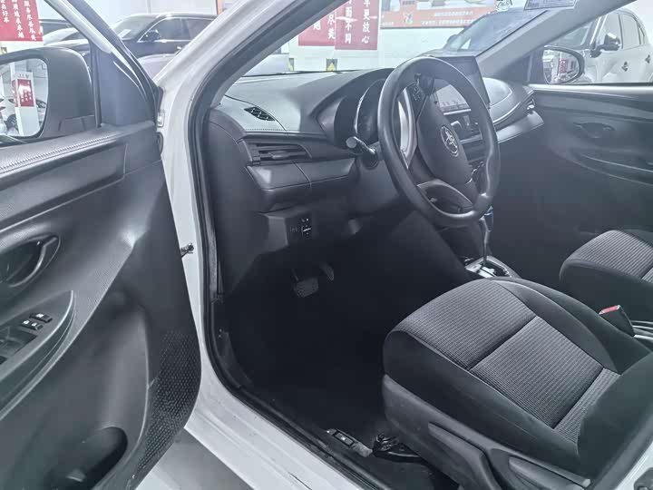 Фото 6 - Toyota Vios