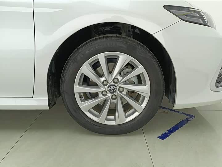 Фото 6 - Toyota Camry